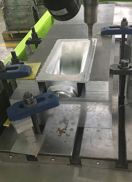 水冷風機殼攪拌摩擦焊機 水冷風機殼攪拌摩擦焊機