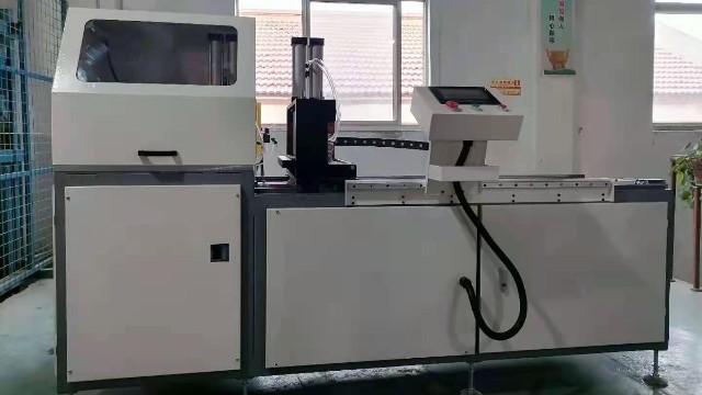 科鼎數控鋁型材自動數控切割鋸的組裝 科鼎數控鋁型材自動數控切割鋸的組裝