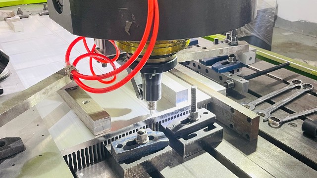攪拌摩擦焊過程,是這么操作的嗎?-科鼎鑫數(shù)控 攪拌摩擦焊過程,是這么操作的嗎?-科鼎鑫數(shù)控